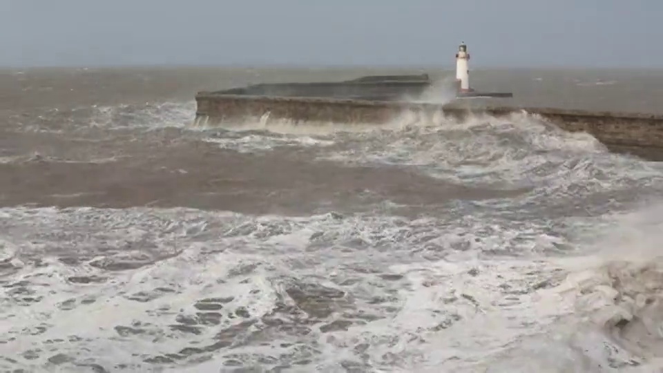 怀特黑文海港和海崖在Janua视频下载