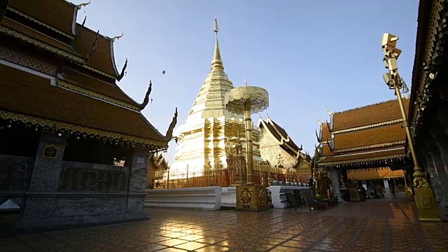 泰国北部最神圣的寺庙，素贴Wat Phra That Doi Suthep(也拼作Wat phrat Doi Suthep)视频素材