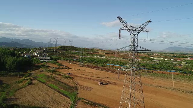 特高压输电塔鸟瞰图视频素材