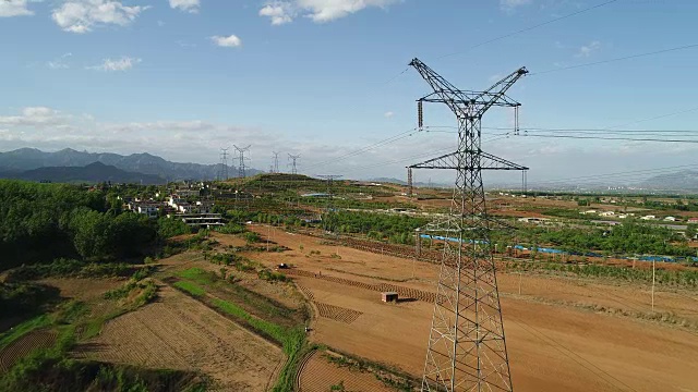 特高压输电塔鸟瞰图视频素材