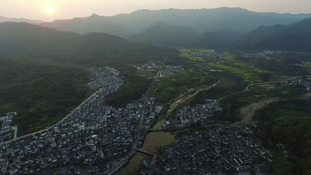 鸟瞰中国传统村落视频素材