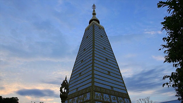 泰国乌汶府的寺庙和日落视频下载