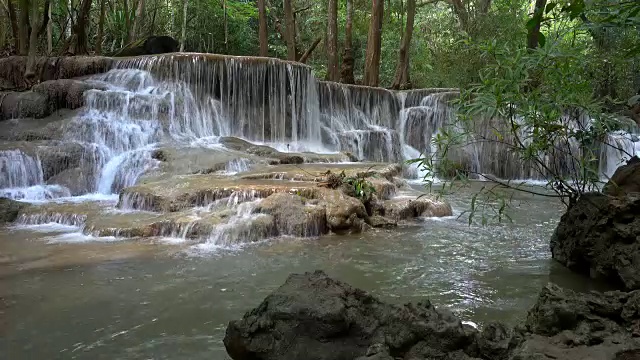 泰国北碧府怀美卡明瀑布视频素材