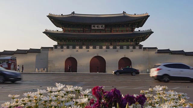 在韩国，有一个宫殿的名字“gyeongbok贡”的标志视频素材