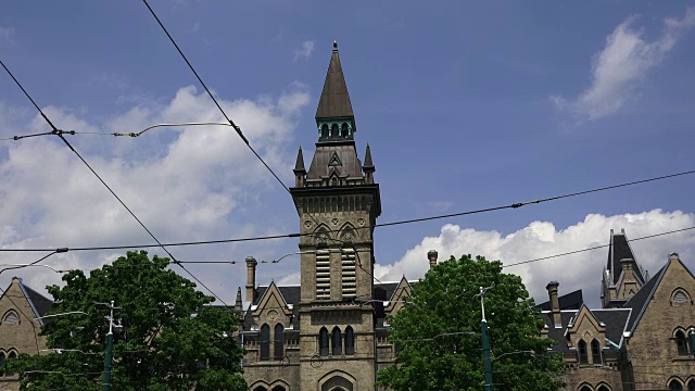 加拿大，多伦多:诺克斯学院古老的大楼。这个著名的地方是Spadina大街上的一个旅游景点视频素材