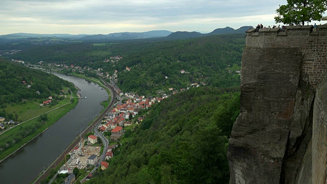 从Königstein要塞向易北河，Königstein Elbsandstein山，萨克森，德国视频素材