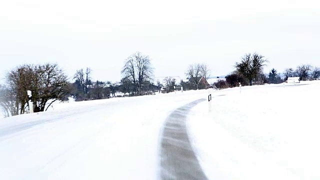 行驶在雪视频下载