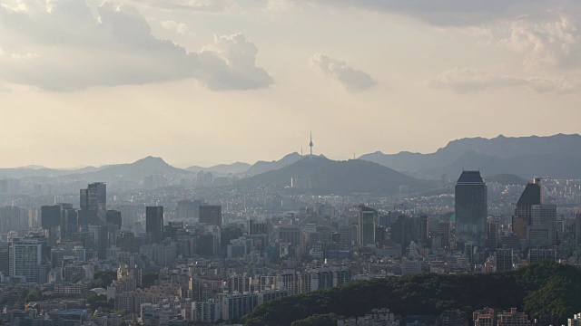 江南区(商业区)与北汉城大厦(热门旅游景点)视频素材