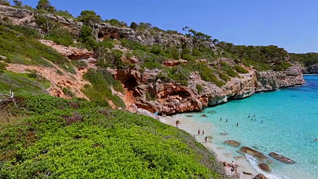 Caló des Moro (Cala de Sa Comuna)位于西班牙马略卡岛巴利阿里岛东海岸视频素材