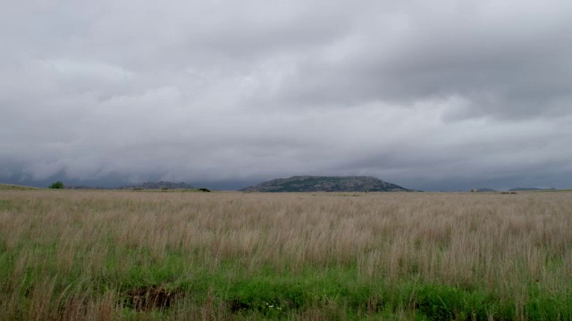 风景景观/威奇托山野生动物保护区，俄克拉荷马州，美国视频素材