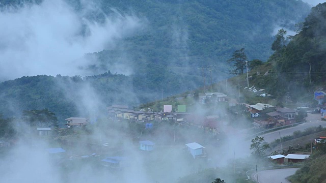 泰国富塔卜高原上的薄雾视频素材