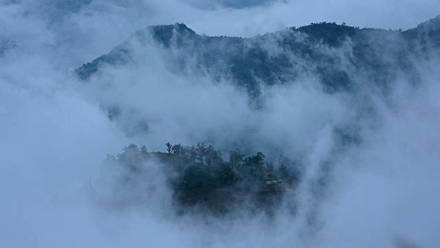 泰国富塔卜高原上的薄雾视频素材