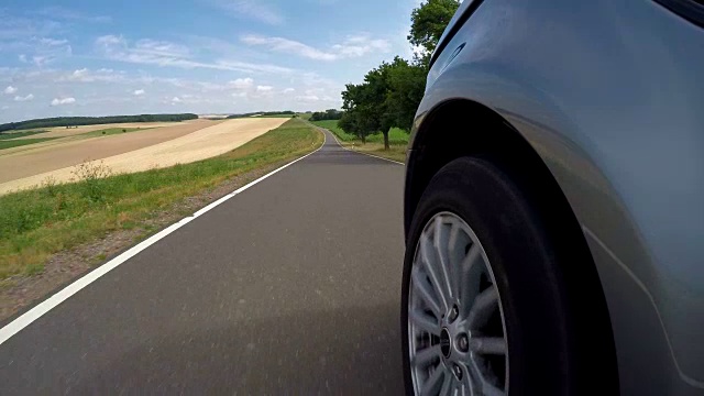 POV，汽车在乡村道路上行驶视频素材