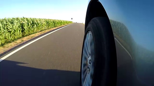 POV，汽车在乡村道路上行驶视频素材