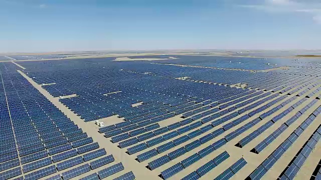 太阳能电池板在野外视频素材