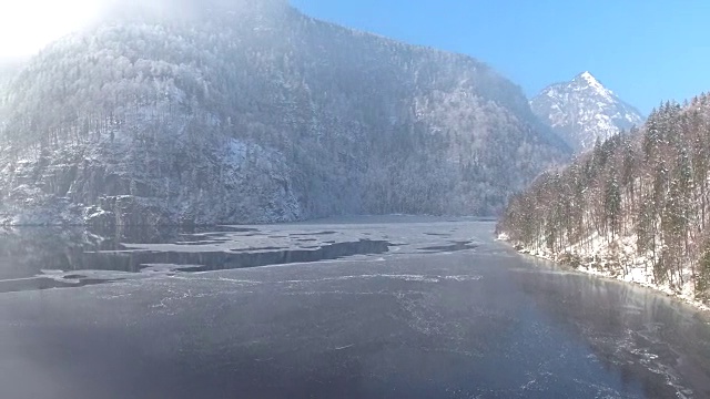 科尼西湖鸟瞰图。德国，巴伐利亚，贝希特斯加德纳地，阿尔卑斯山视频素材