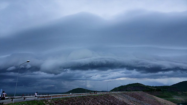 泰国清迈省降雨前的T/L暴雨云视频素材