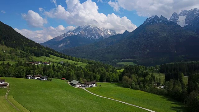 德国巴伐利亚州，上巴伐利亚州，Berchtesgadener地，拉姆索附近的山区景观视频素材