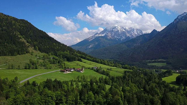 德国巴伐利亚州，上巴伐利亚州，Berchtesgadener地，拉姆索附近的山区景观视频素材