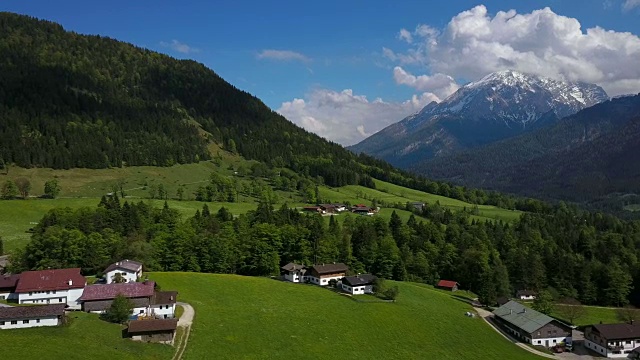 德国巴伐利亚州，上巴伐利亚州，Berchtesgadener地，拉姆索附近的山区景观视频素材