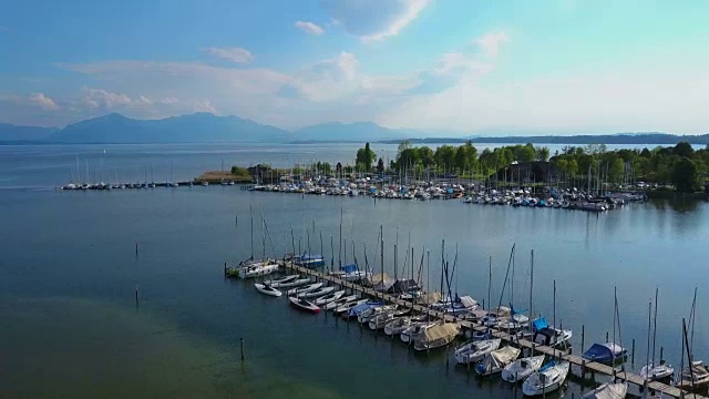 湖Chiemsee Seebruck附近Chiemgau,上巴伐利亚,德国巴伐利亚视频素材