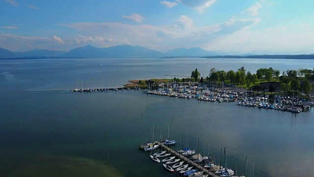 湖Chiemsee Seebruck附近Chiemgau,上巴伐利亚,德国巴伐利亚视频素材