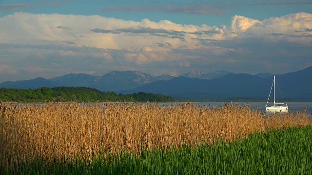 湖Chiemsee Seebruck附近Chiemgau,上巴伐利亚,德国巴伐利亚视频素材