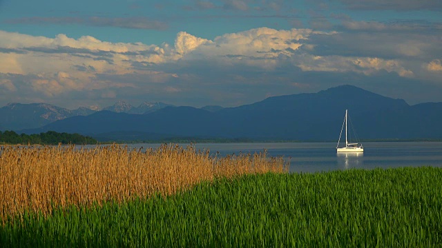 湖Chiemsee Seebruck附近Chiemgau,上巴伐利亚,德国巴伐利亚视频素材