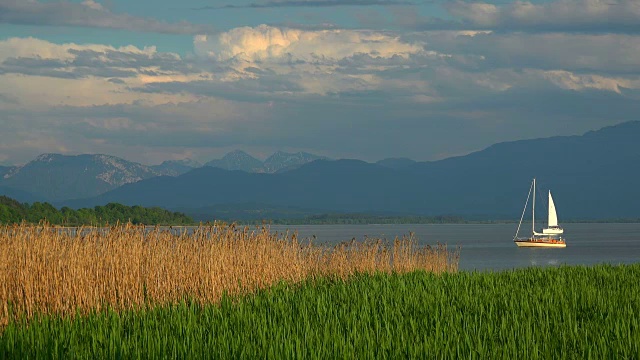 湖Chiemsee Seebruck附近Chiemgau,上巴伐利亚,德国巴伐利亚视频素材