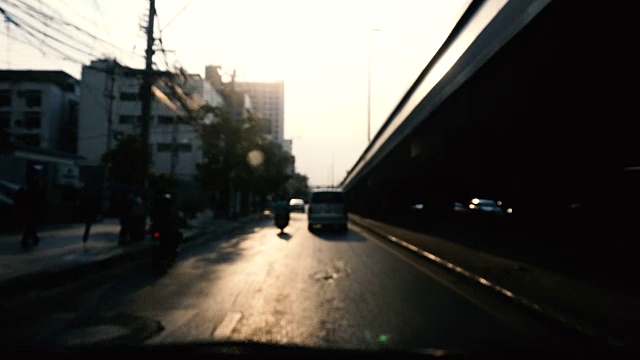 4K WS:泰国曼谷市中心日落时分的交通状况视频素材