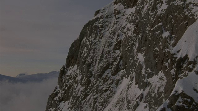 雪山的特写镜头。视频素材