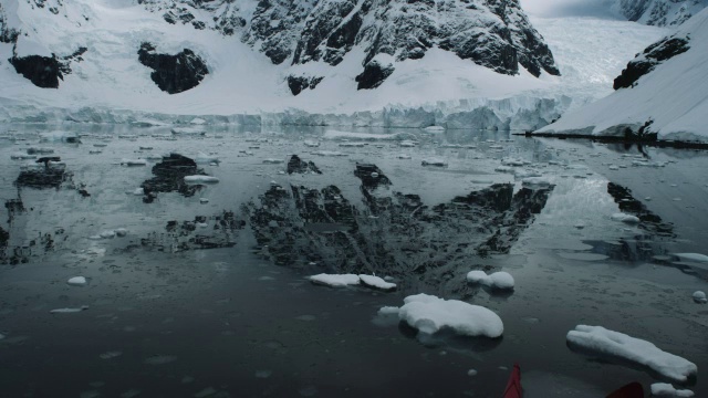 南极洲，冰川和山脉视频下载