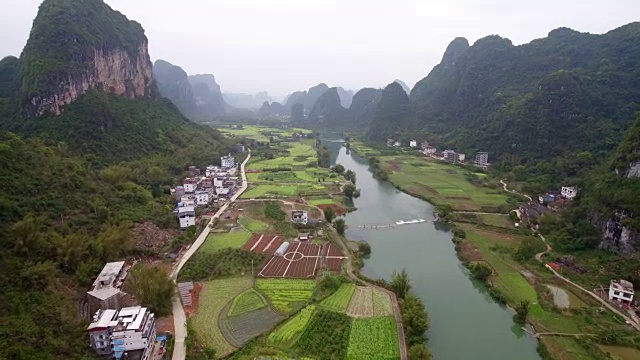 中国广西桂林阳朔遇龙河的日出视频素材