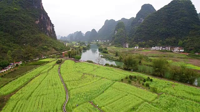 中国广西桂林阳朔遇龙河的日出视频素材