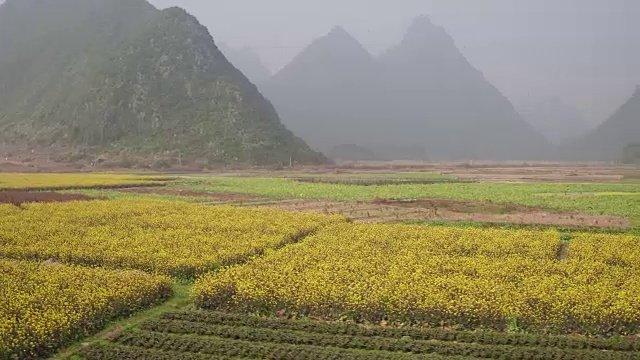 中国广西桂林阳朔遇龙河的日出视频素材