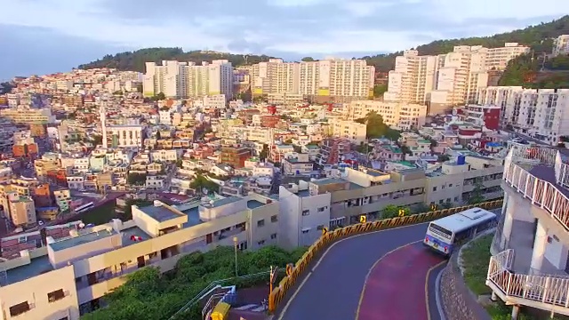 日出时的釜山鸟瞰图视频素材