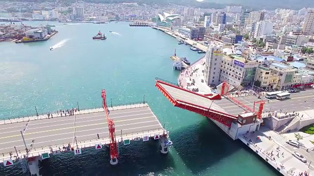 永道大邱巴库勒大桥鸟瞰图(釜山当地著名地标)视频素材