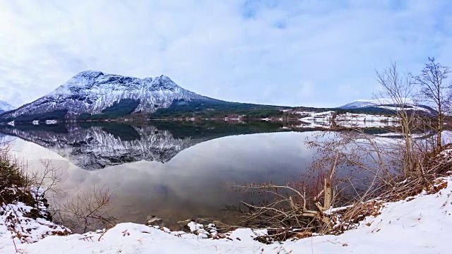 时间流逝:冬季景观雪山。挪威罗浮敦群岛视频下载