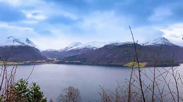 时间流逝:冬季景观雪山。挪威罗浮敦群岛视频下载