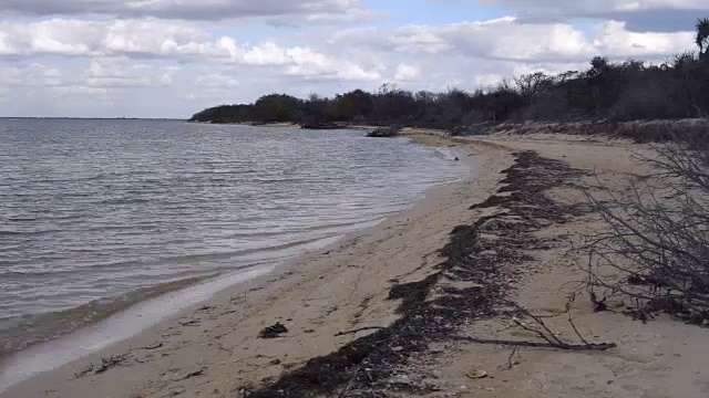 白色钥匙或“Cayo Blanco”美丽的加勒比海在原始居住地，Sancti Spiritus，古巴视频素材