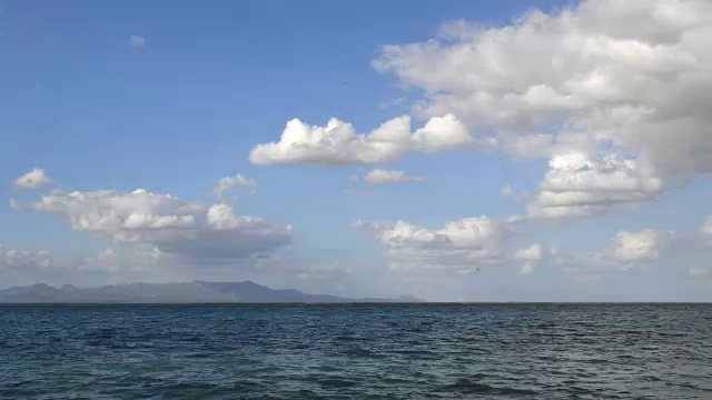 白色钥匙或“Cayo Blanco”美丽的加勒比海在原始居住地，Sancti Spiritus，古巴视频素材