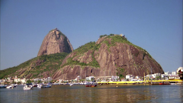 焦糖面包(Pao de Acucar)山和港口/里约热内卢de里约热内卢视频素材