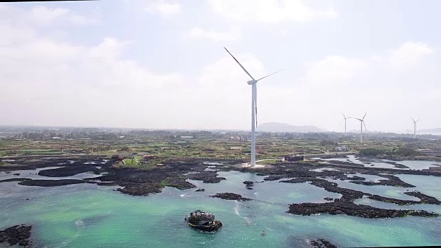 风力发电机鸟瞰图视频素材