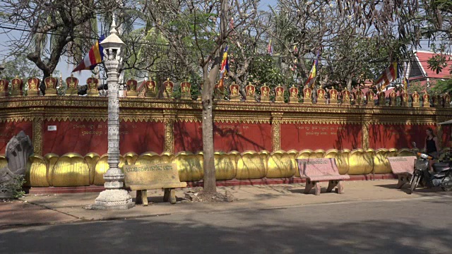 在暹粒的帕拉寺，交通和游客视频素材