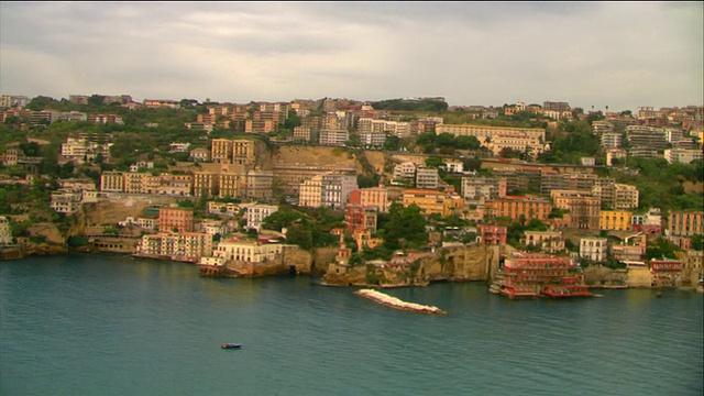 意大利波佐利湾(Pozzuoli)的住宅和建筑视频素材