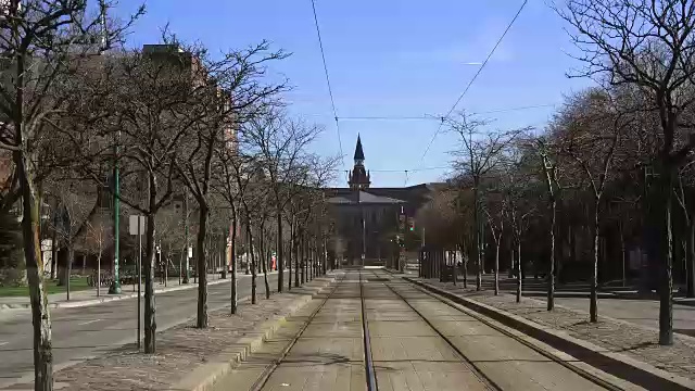 加拿大，多伦多:Spadina大道，从通常运行在这条路线上的TTC有轨电车的视角图像。视频素材