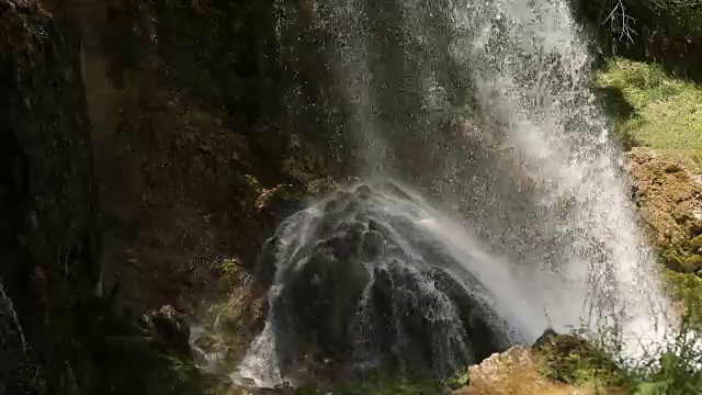 瀑布的较低部分视频素材