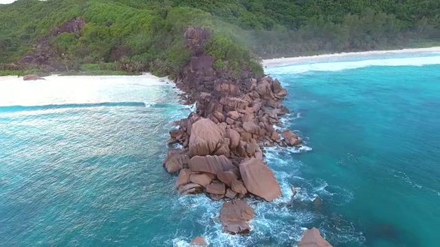 塞舌尔，拉迪格岛，大安斯海滩，无人机，鸟瞰图视频素材