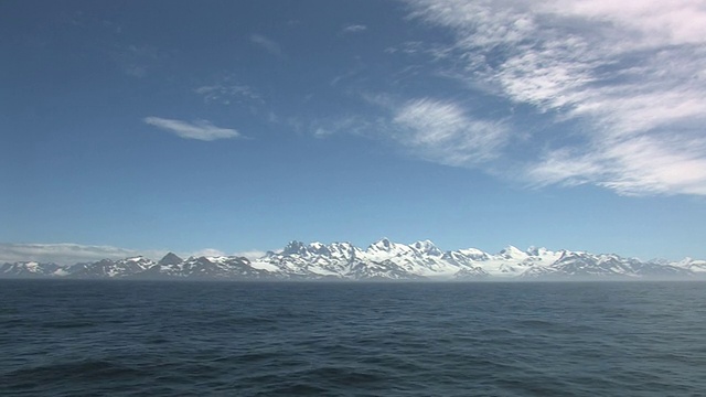 雪盖岩石海岸山，南乔治亚岛，福克兰群岛，英国海外领土视频素材