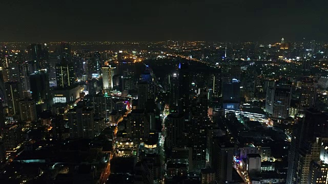 鸟瞰图曼谷城市的夜景视频下载